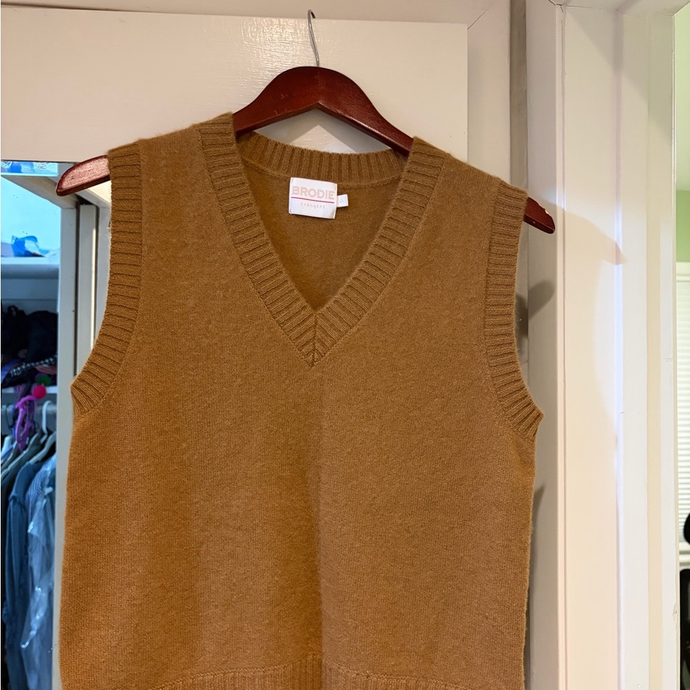 Brodie Cashmere vest - so soft!
